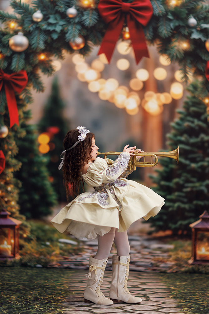 Evergreen Elegance Arch (sweep options)