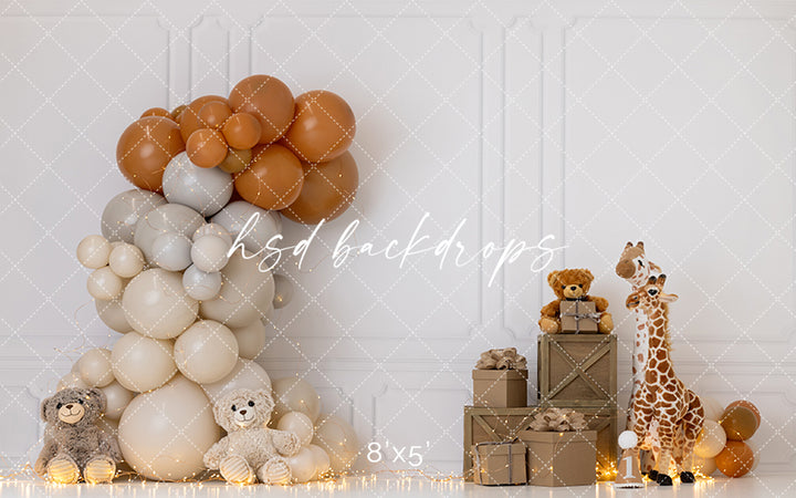 A Beary Tall Giraffe - HSD Photography Backdrops