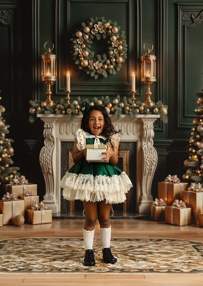 Cozy Candle Lit Christmas Fireplace Photography Backdrop – Elegant Holiday Portrait Scene | HSD Backdrops