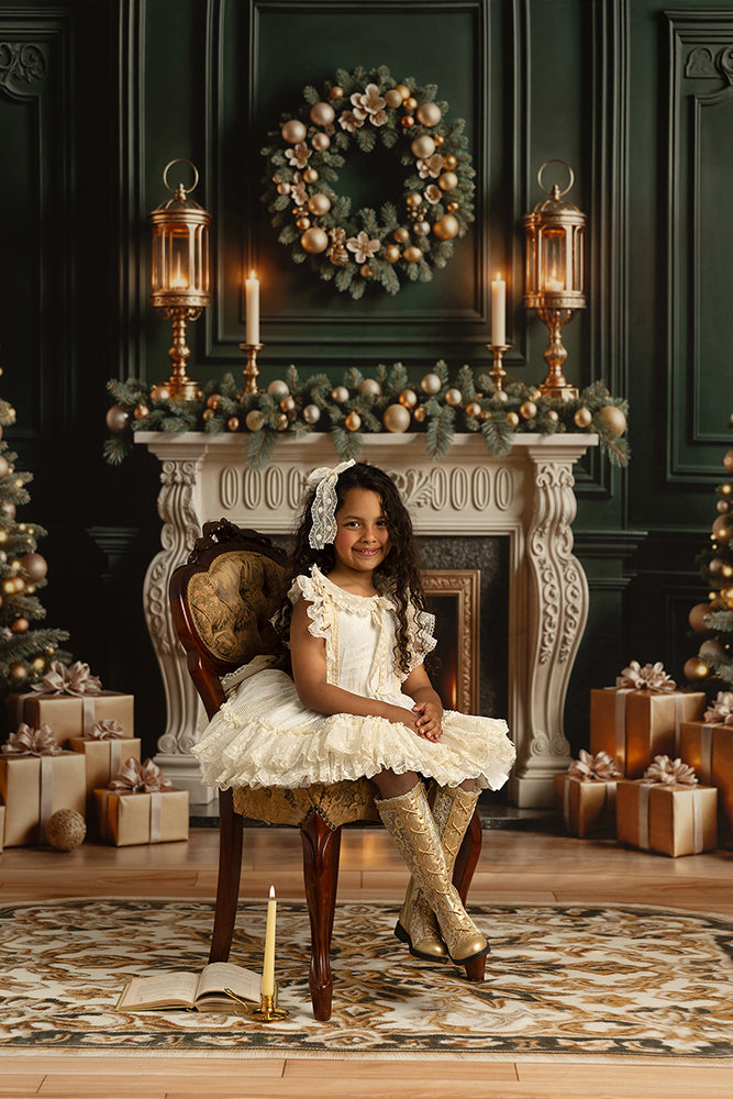 Cozy Candle Lit Christmas Fireplace Photography Backdrop – Elegant Holiday Portrait Scene | HSD Backdrops