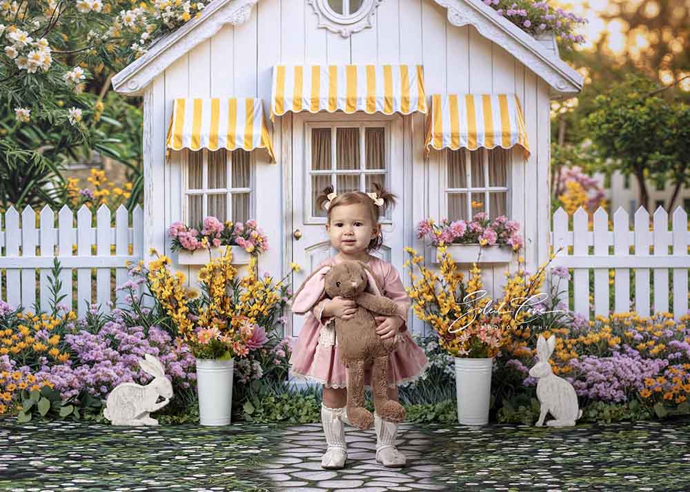 Quaint Spring Cottage