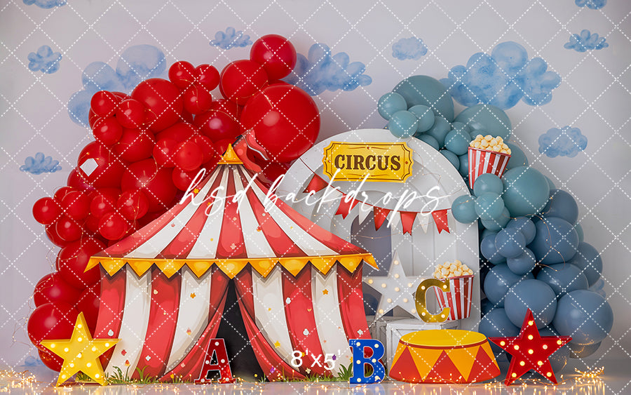 Petite Cirque Cake Smash