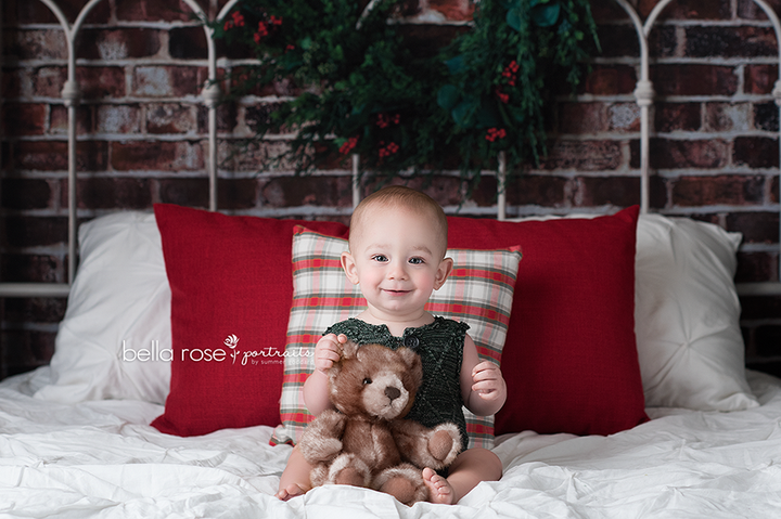 Christmas Wreath Headboard - HSD Photography Backdrops 